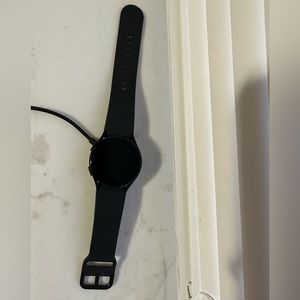I’m selling my galaxy watch 4. Only used it for a couple months. Still like new.